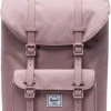 Nieuw ⭐ Herschel Little America - Ash Rose / Ruime Rugzak Met 25L Opbergvolume - 15" Fleece-gevoerd Laptopvak - Magnetische Sluiting / Met Levenslange Fabrieksgarantie / Limited Lifetime Warranty / Roze ⌛ -Herschel Shop 496x840 5