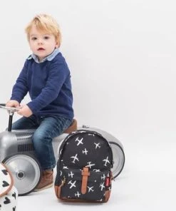 Gloednieuw ✨ Kidzroom Black & White - Rugzak - 2 T/m 6 Jaar - Zwart - Vliegtuig ???? -Herschel Shop 550x366 80