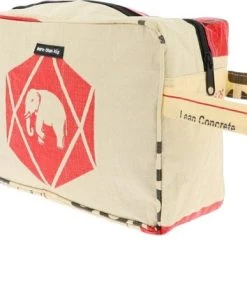 Goedkoop ???? MoreThanHip Toilettas Van Gerecyclede Cementzakken - Yindee Olifant Rood ???? 32 Goedkoop ???? MoreThanHip Toilettas Van Gerecyclede Cementzakken - Yindee Olifant Rood ???? -Herschel Shop 550x464 4