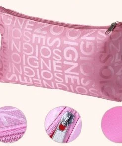 Goedkoopste ⭐ Merkloos Klein Make-up Tasje / Toilettasje / Organizer / Etui - Fel Roze - Mat Met Glanzende Woorden SOIGNE - Met Rits - Waterafstotend - Afmeting 18,5 X 10,5 X 2 Centimeter ✨ 9 Goedkoopste ⭐ Merkloos Klein Make-up Tasje / Toilettasje / Organizer / Etui - Fel Roze - Mat Met Glanzende Woorden SOIGNE - Met Rits - Waterafstotend - Afmeting 18,5 X 10,5 X 2 Centimeter ✨ -Herschel Shop 550x511 2