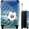 Kopen ???? MuchoWow® Koffer - Een Illustratie Van Een Voetbal In Het Net -Jongens - Meisjes - Kinderen - Past Binnen 55x40x20 Cm En 55x35x25 Cm - ???? Handbagage - Trolley - Fotokoffer - Cabin Size - Print ???? 1 Kopen ???? MuchoWow® Koffer - Een Illustratie Van Een Voetbal In Het Net -Jongens - Meisjes - Kinderen - Past Binnen 55x40x20 Cm En 55x35x25 Cm - ???? Handbagage - Trolley - Fotokoffer - Cabin Size - Print ???? -Herschel Shop 550x575 2
